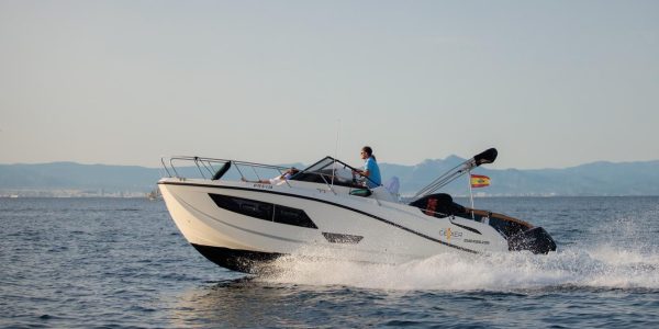 Yate Quicksilver Nomad Sail 13